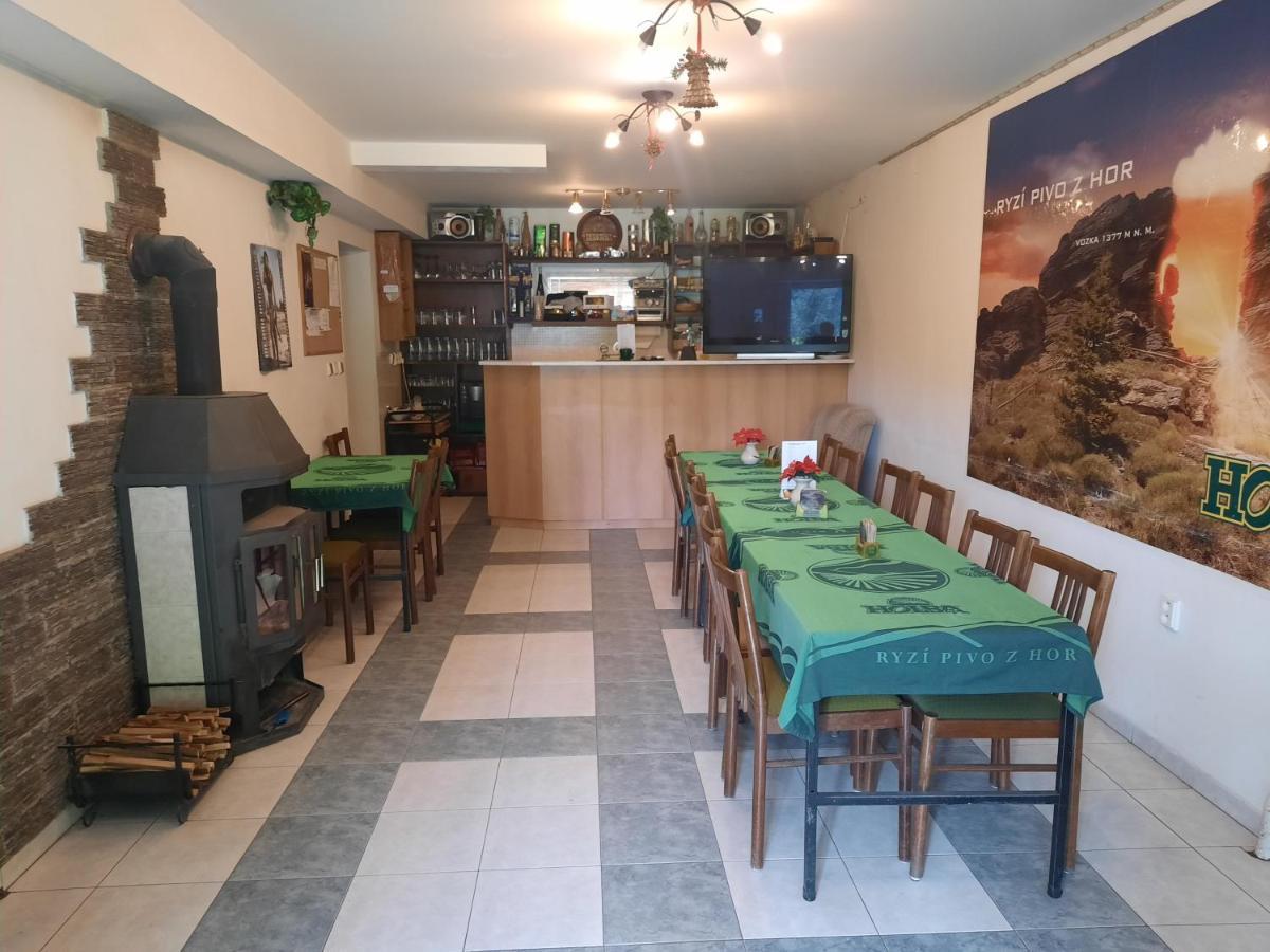 فندق Penzion Pod Paprskem Staré Město المظهر الخارجي الصورة